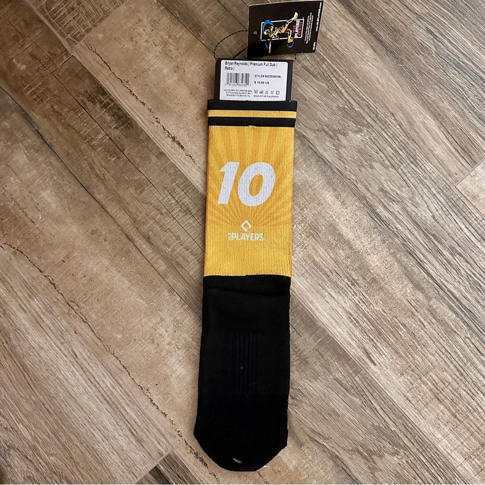 Strideline Bryan Reynolds 10 (Pirates) Retro Novelty Crew Socks - Picture 2 of 5